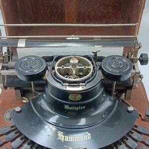 Máquina de escribir Hammond Multiplex circular.
